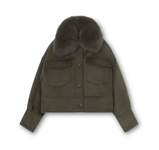 Grön jacka med päls